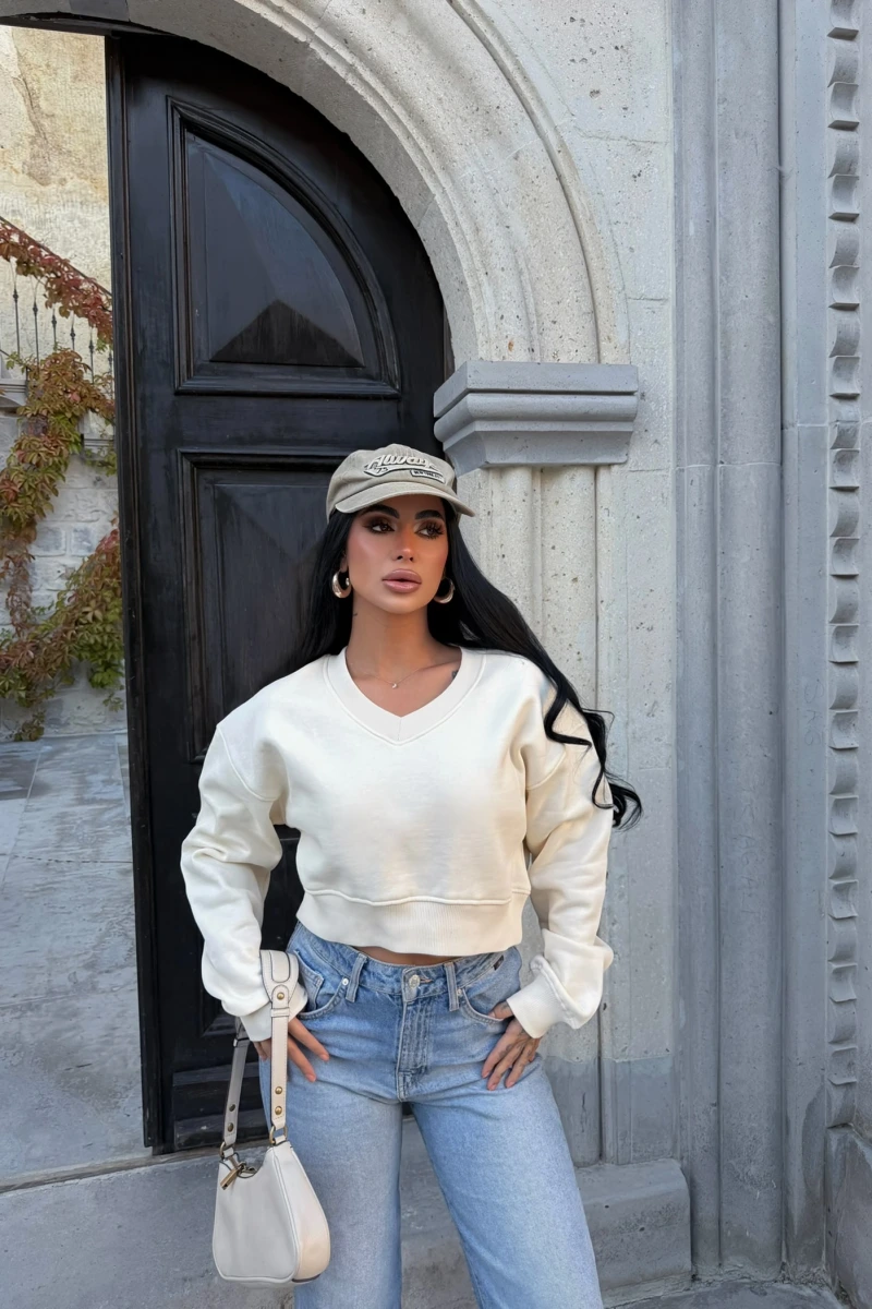 V Yaka Crop Sweat