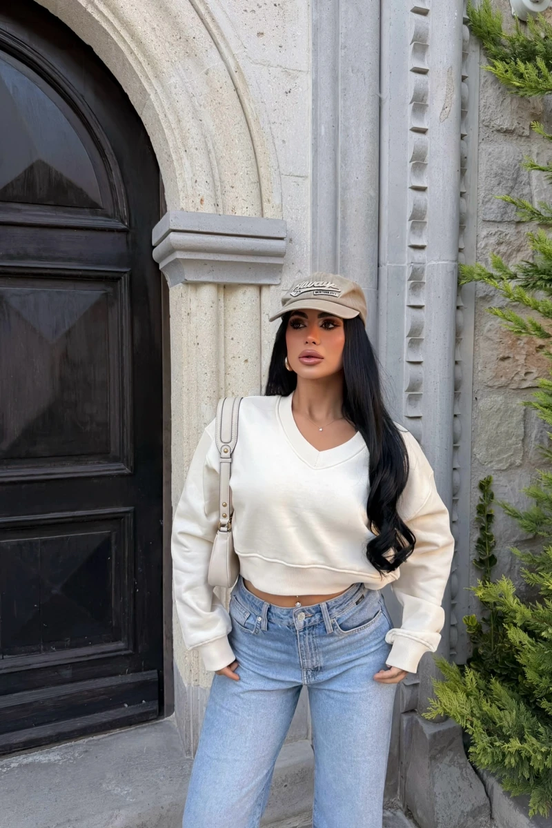 V Yaka Crop Sweat