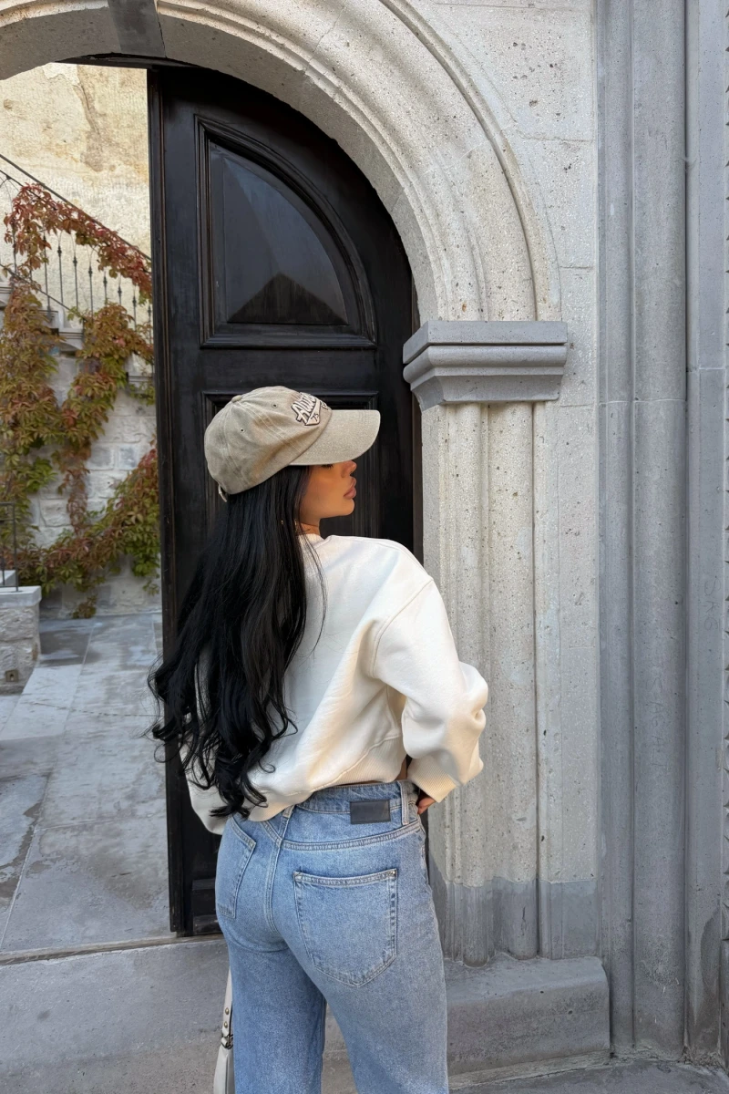 V Yaka Crop Sweat