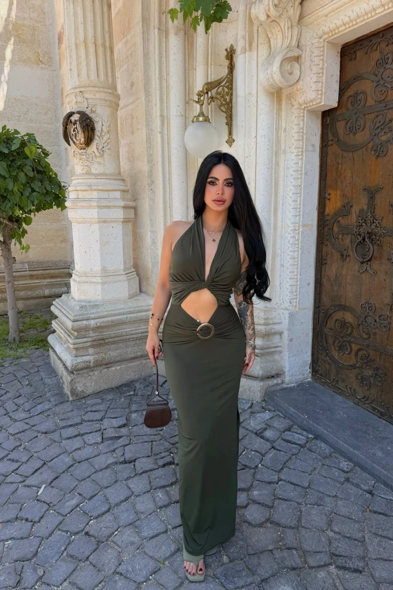 Yeşil Göğüs Burgulu Aksesuarlı Elbise