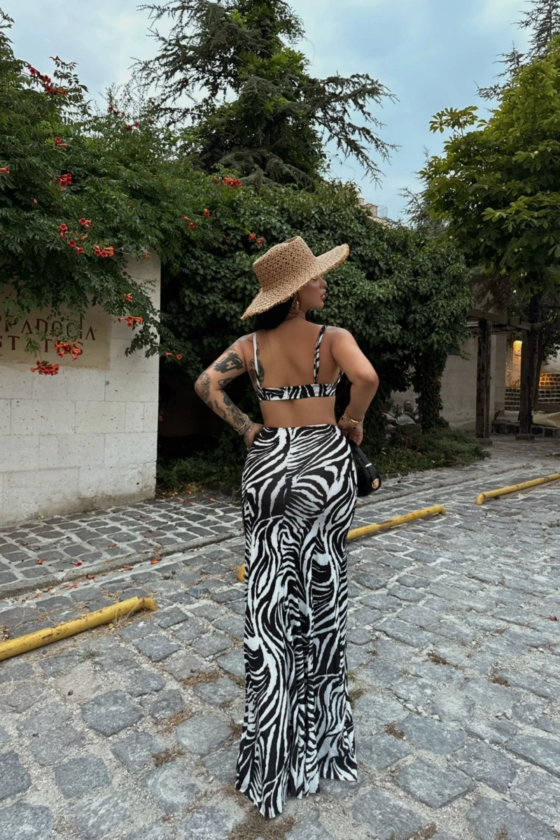 Zebra Yan Pencereli Maxi Elbise