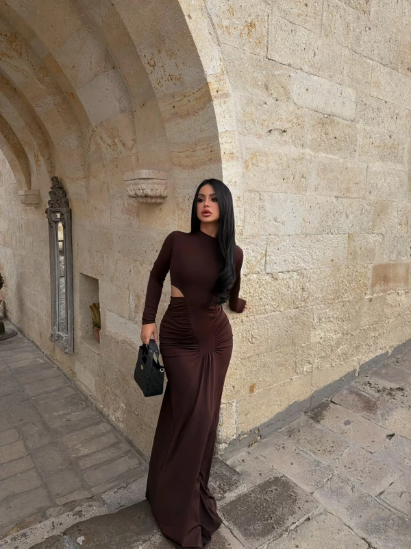 Kahve Yan Pencereli Balık Sırtı Elbise