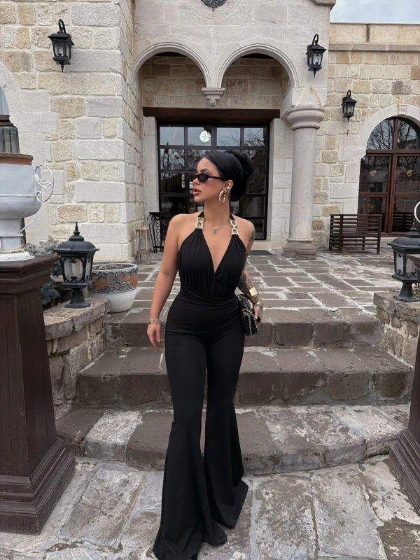 Siyah Aksesuar Askılı Tulum