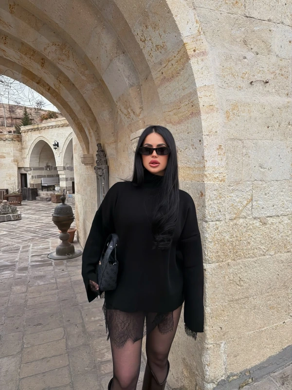 Eteği Güpürlü Dik Yaka Kazak