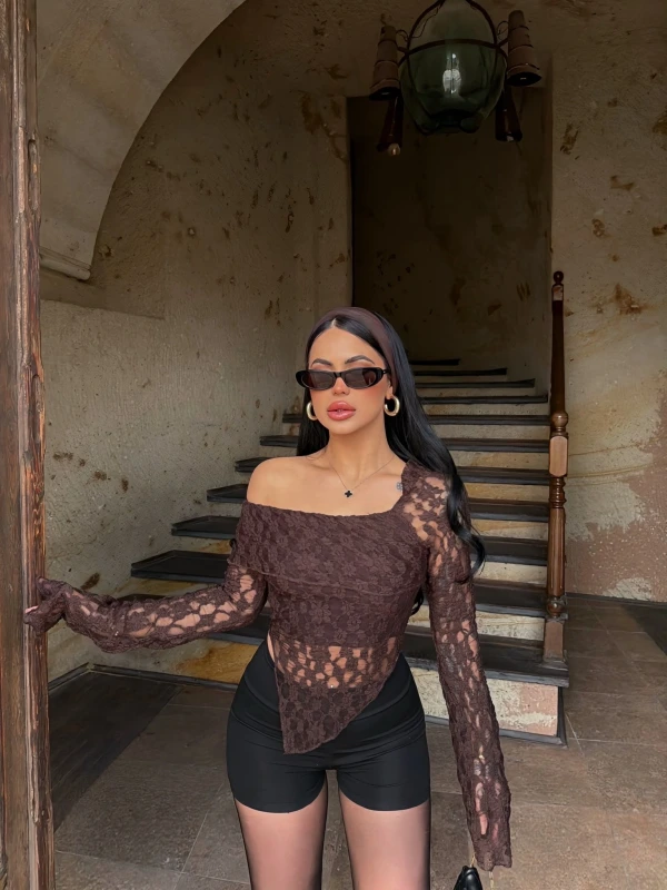 Kahve Güpürlü Omuz Açık Bluz