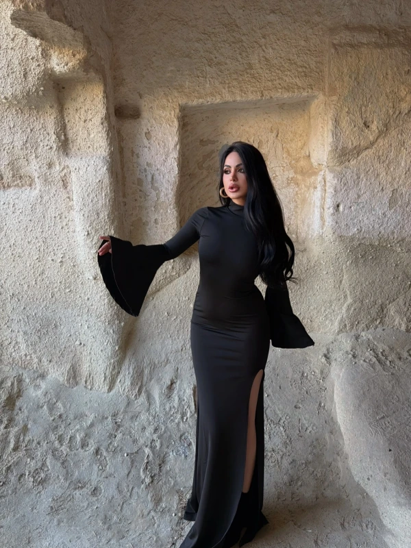 Siyah Kolları Volanlı Maxi Elbise