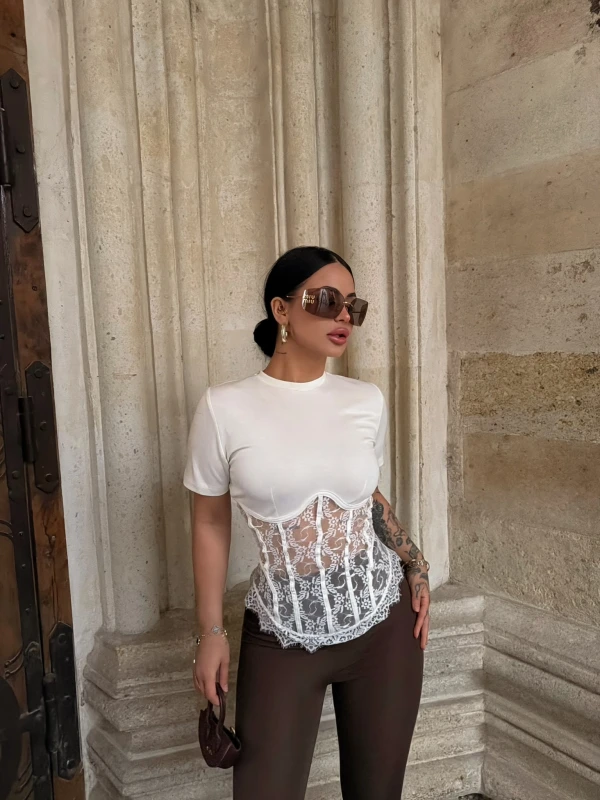 Beyaz Güpürlü Korse Tişört