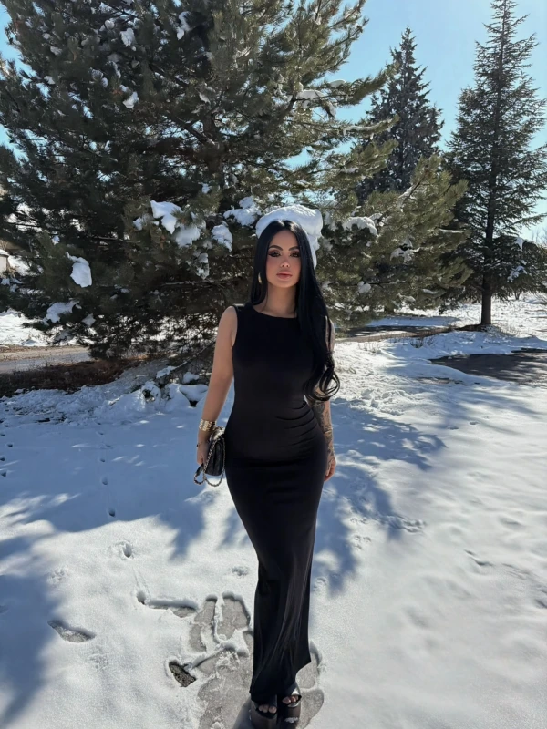 Siyah Kalın Askılı Sırt Açık Elbise