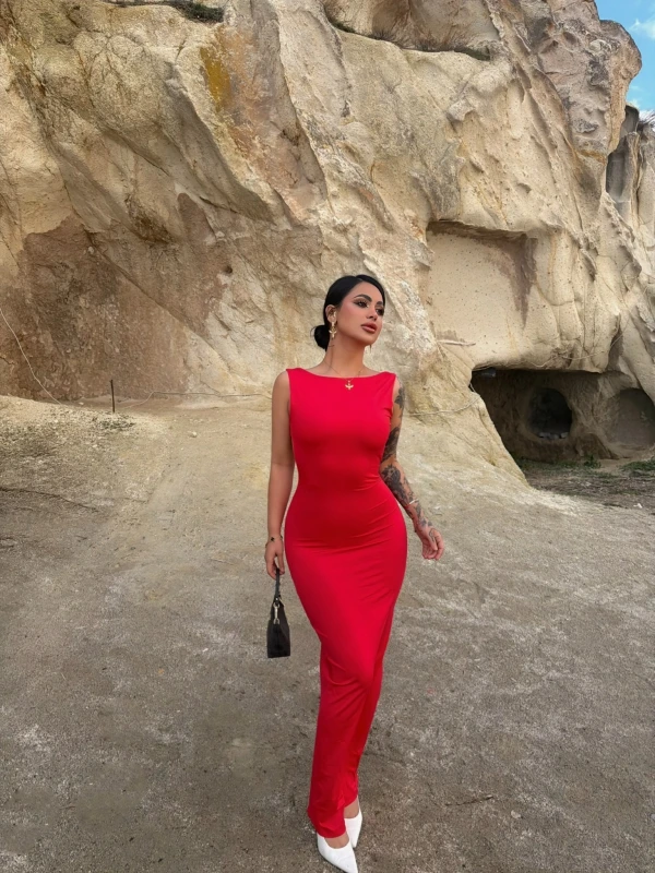 Kırmızı Sırt Açık Long Elbise