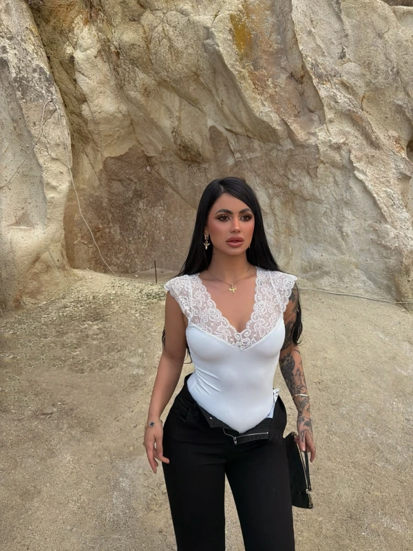 Beyaz Ön Arka Güpürlü Bodysuit