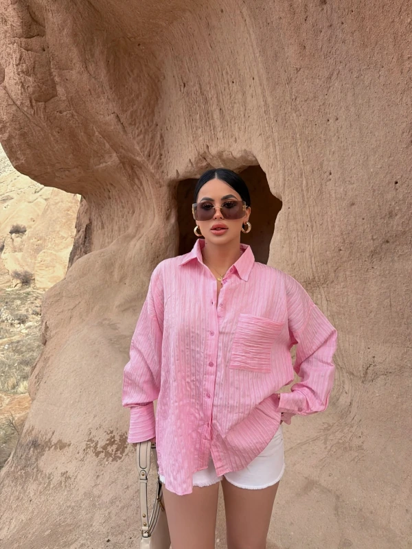 Pembe Tek Cep Sırt Dekolte Gömlek