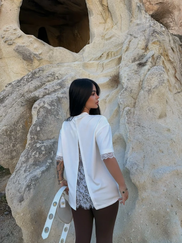 Beyaz Sırt ve Kol Güpürlü Modal Tişört