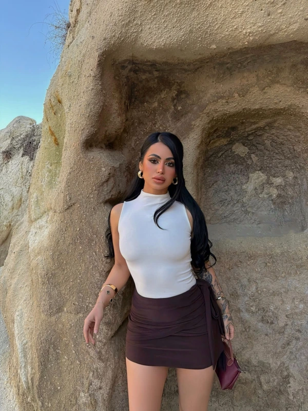 Beyaz Balıkçı Yaka Kolsuz Bluz