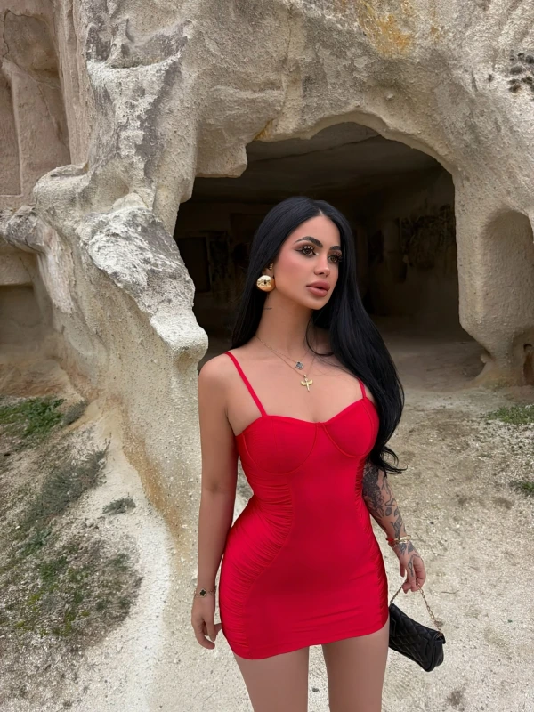 Kırmızı Balenli Saten Elbise