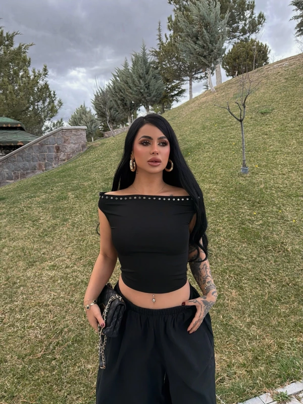 Siyah Droplu Kayık Yaka Crop