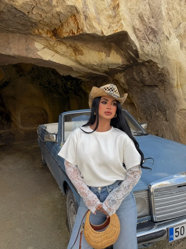 Beyaz Kolları Dantel Modal Tişört