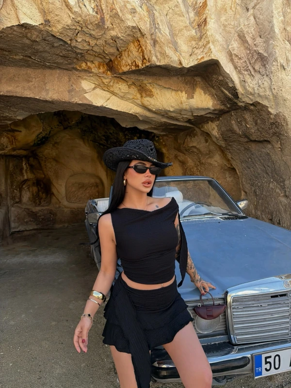 Siyah Degaje Yaka Etekli İkili Takım