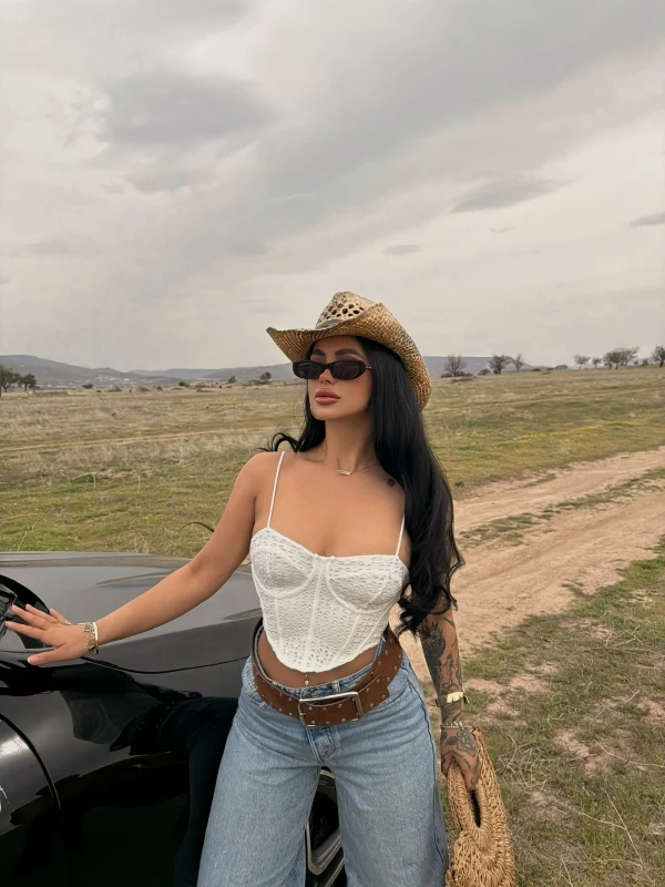 Beyaz Askılı Güpürlü Büstiyer