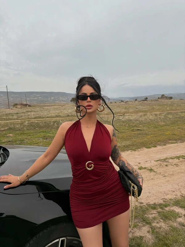 Bordo Boyundan Bağlamalı Tokalı Elbise