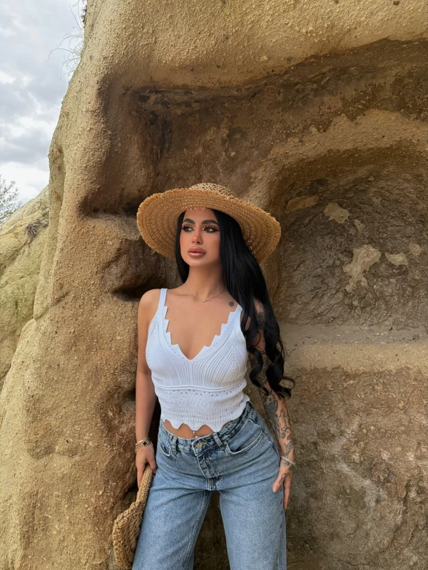 Beyaz Fırfırlı Triko Büstiyer