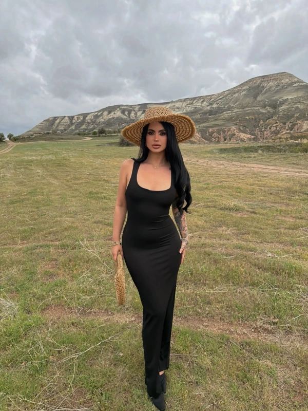 Siyah Sırt Çapraz Maxi Elbise