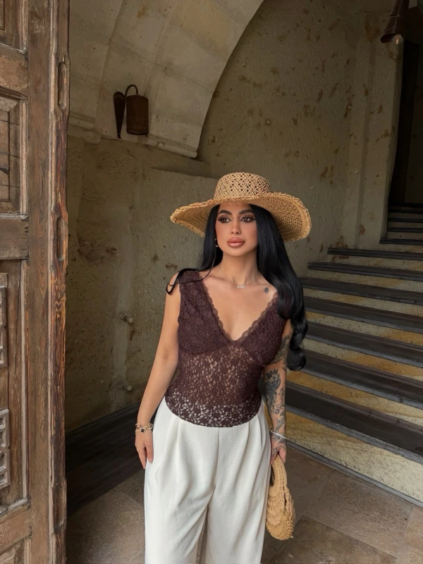 Kahve Bella Güpürlü Bluz