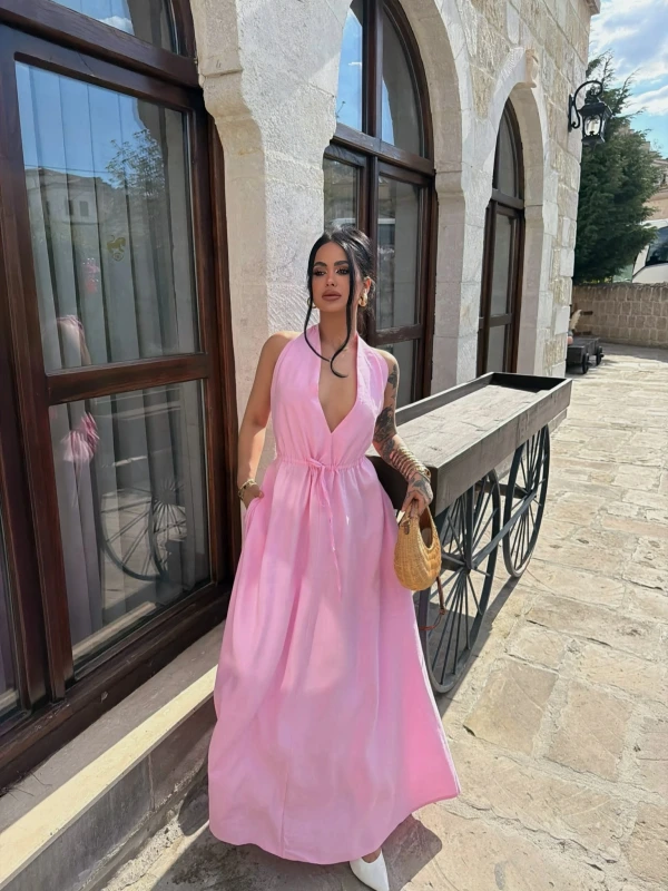 Pembe Sırt Dekolte Dökümlü Maxi Elbise