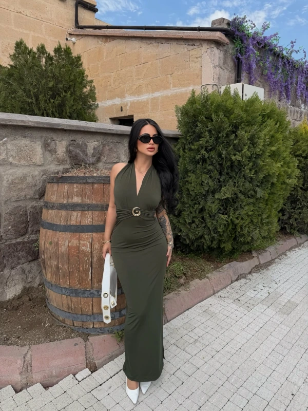 Haki Boyundan Bağlamalı Aksesuarlı Elbise