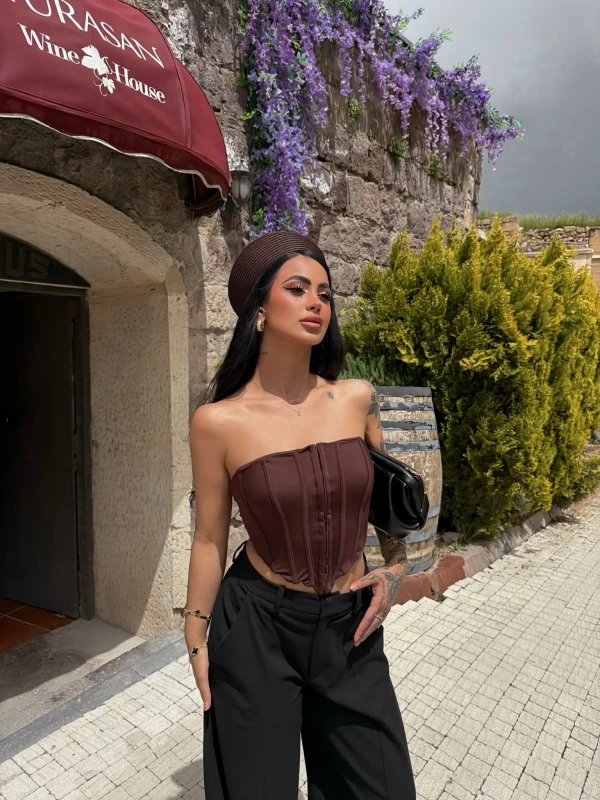 Kahve Sırt Dekolte Balenli Korse