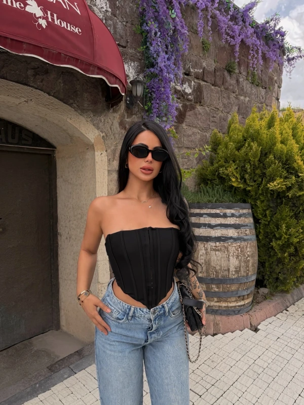 Siyah Sırt Dekolte Balenli Korse