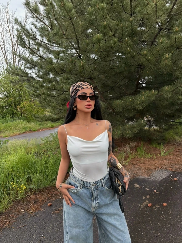 Beyaz İp Askılı Degaje Bodysuit