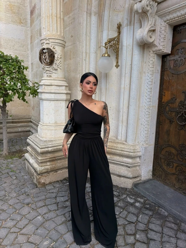 Siyah Tek Omuz Büzgülü Salaş Tulum