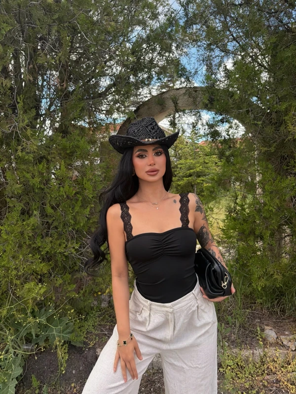 Siyah Güpür Askılı Crop