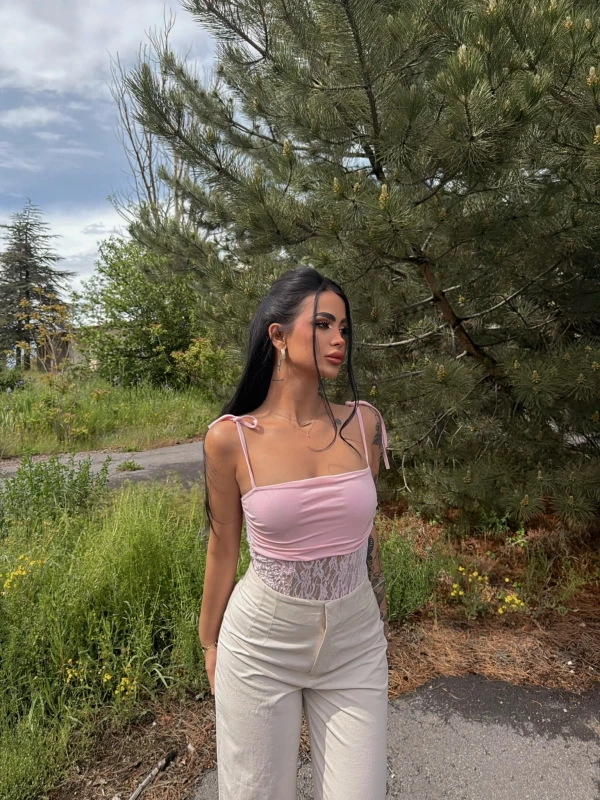 Pembe Angel Güpür Askılı Bodysuit
