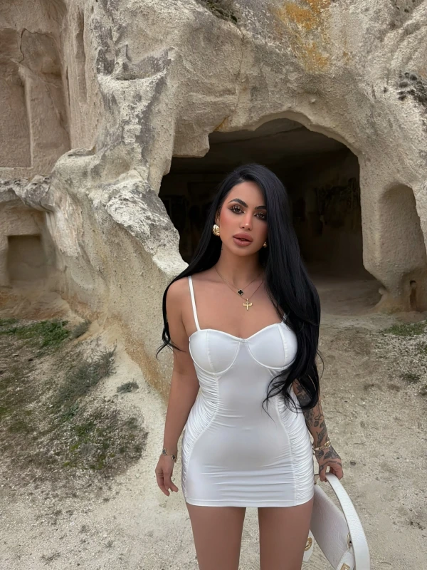 Beyaz Balenli Saten Elbise