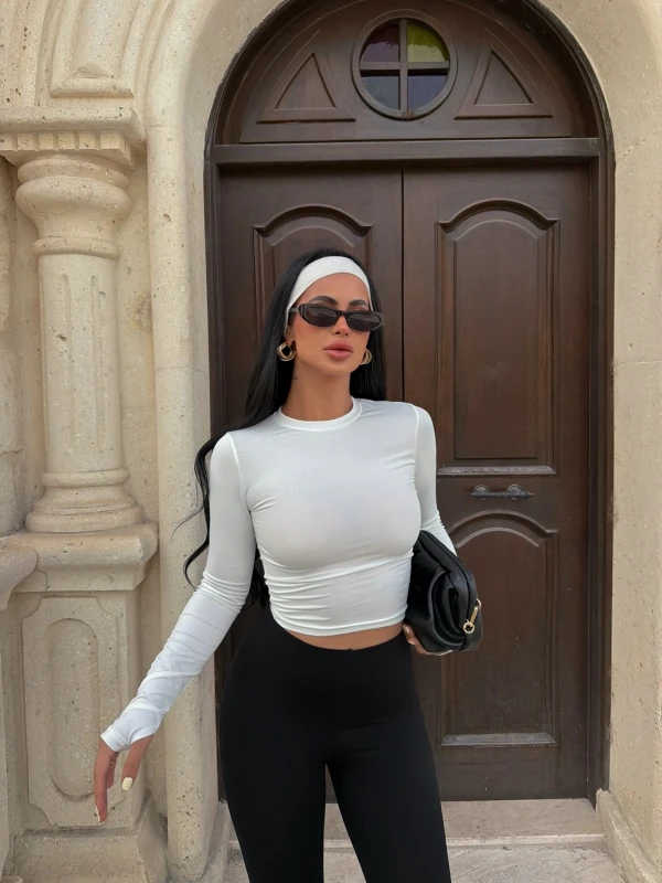 Beyaz Bisiklet Yaka Basic Crop
