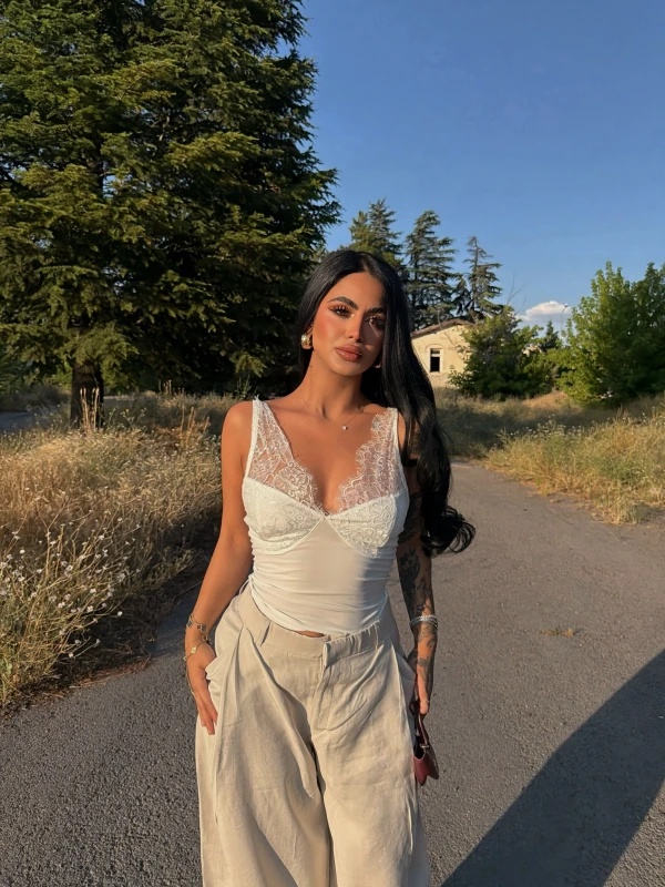 Beyaz Güpürlü Sandy Bralet