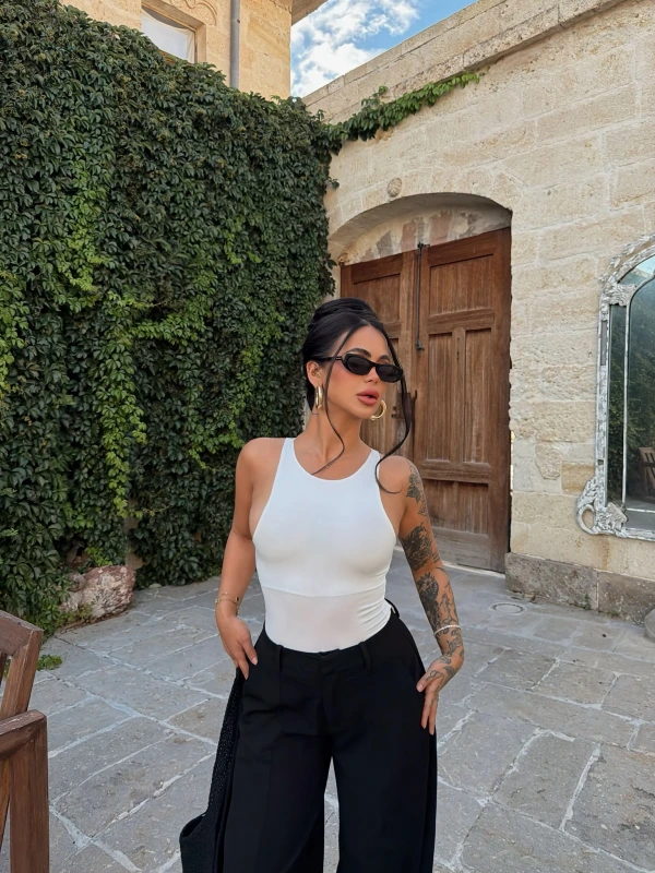 Beyaz Halter Basic Bodysuit