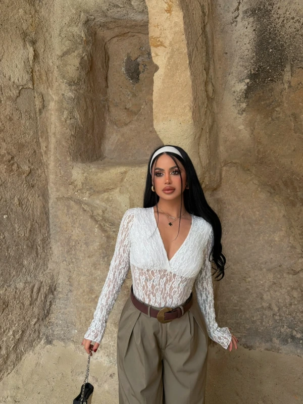 Beyaz İçi Astarlı Güpürlü Bodysuit