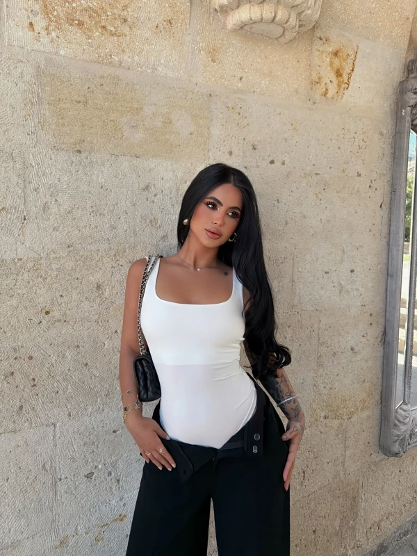 Beyaz Kare Yaka Basic Bodysuit