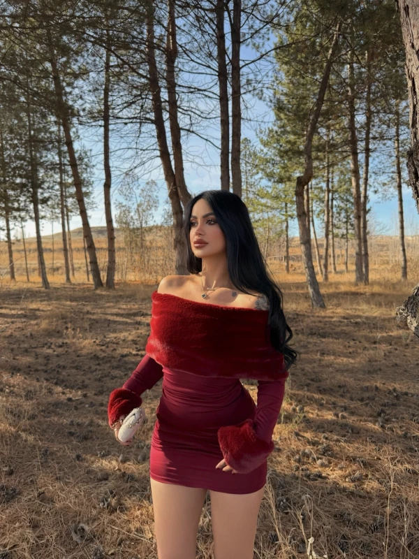 Bordo Yakası Kürklü Madonna Elbise