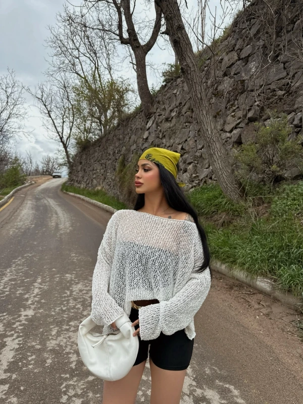 Ekru Kayık Yaka Oversize Triko