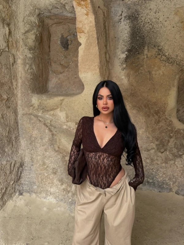 Kahve İçi Astarlı Güpürlü Bodysuit