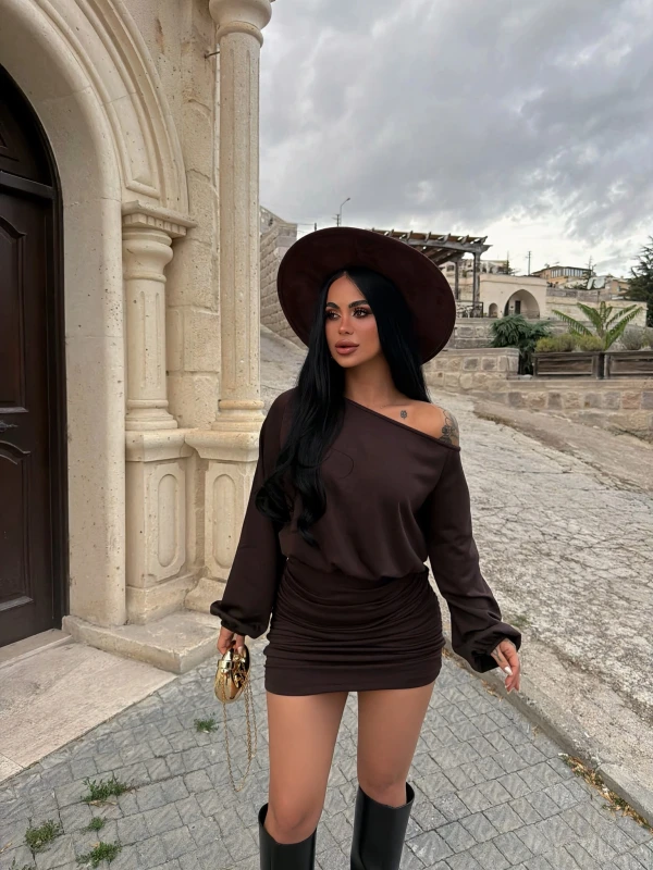 Kahve Modal Düşük Omuz Elbise