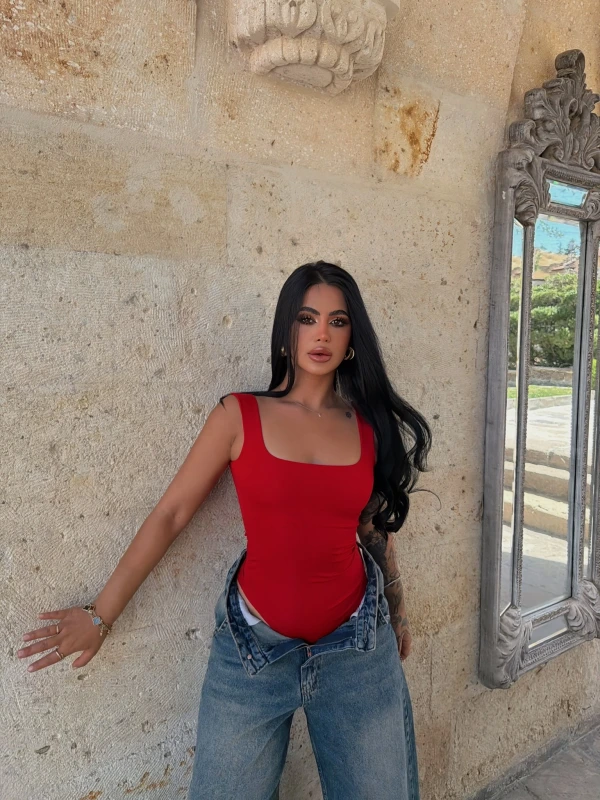 Kırmızı Kare Yaka Basic Bodysuit