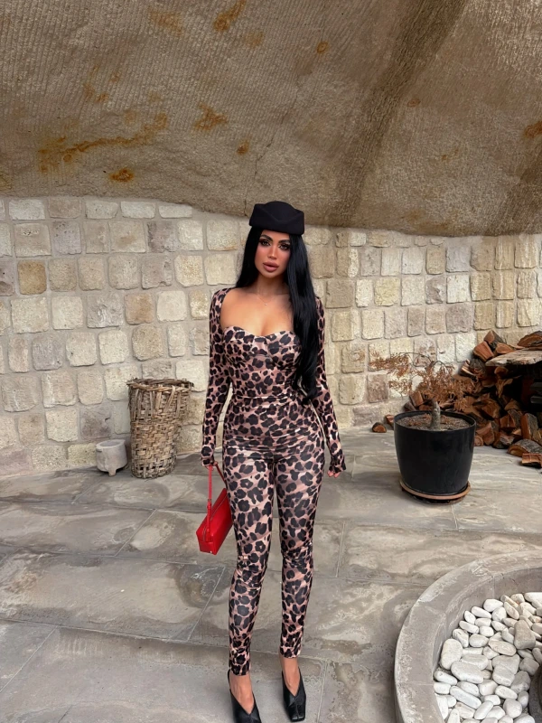 Leopar Damla Yaka Toparlayıcı Tulum