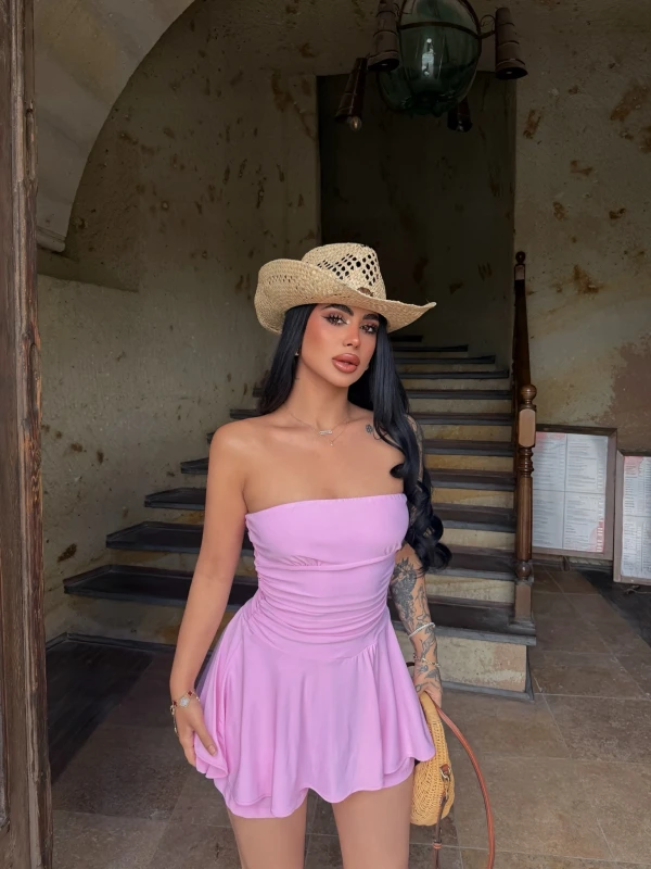 Pembe Eteği Şortlu Straplez Elbise