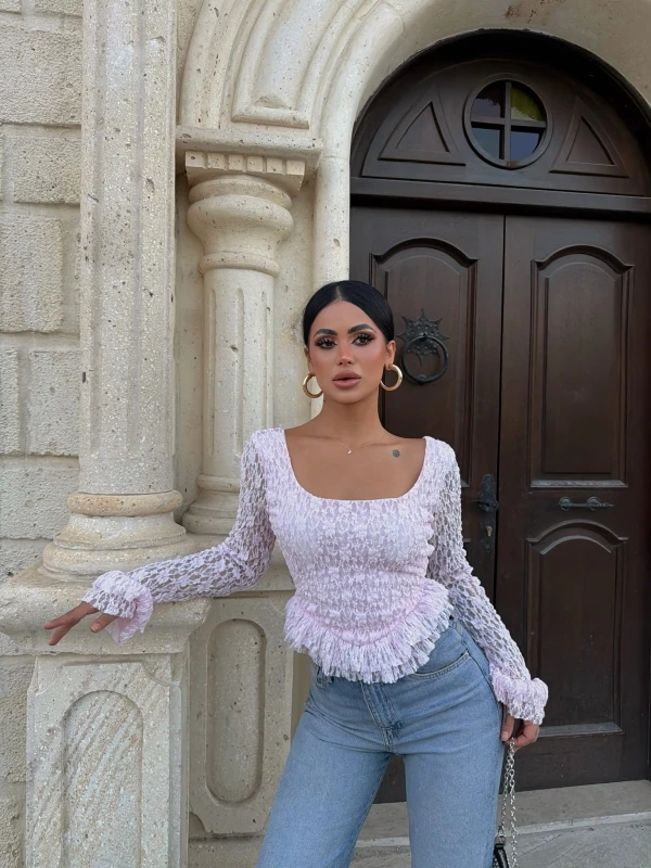 Pembe Kare Yaka Güpürlü Peplum Bluz