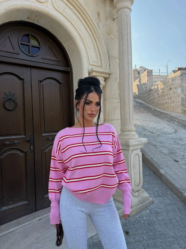 Pembe Sera Kayık Yaka Kazak