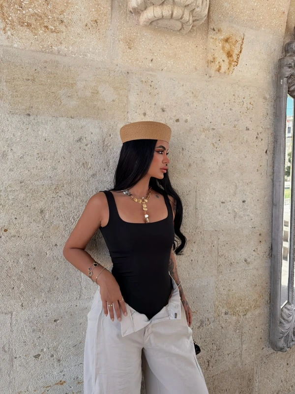 Siyah Kare Yaka Basic Bodysuit
